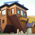 Перевернутий будинок у Поляні: оригінальна атракція для всієї родини