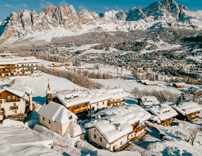 Доломіти: гірськолижні курорти Італії та маршрути для хайкінгу