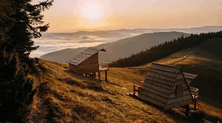 Полонина Явірник: гірські краєвиди й автентичні колиби Карпат