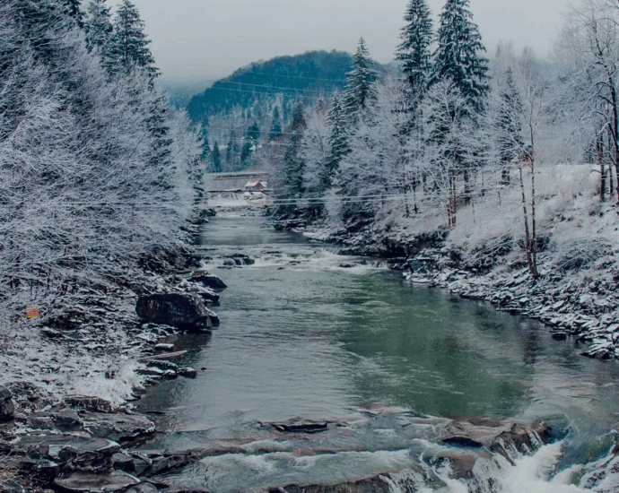 Водоспад Пробій у Яремчі: енергія Карпат навіть узимку