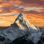 Еверест: як готуються до сходження на найвищу вершину світу