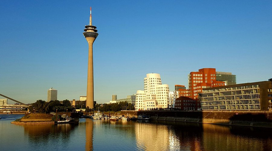 Дюссельдорф: сучасне місто на Рейні