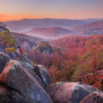 Скелі Довбуша: як дістатися та що побачити